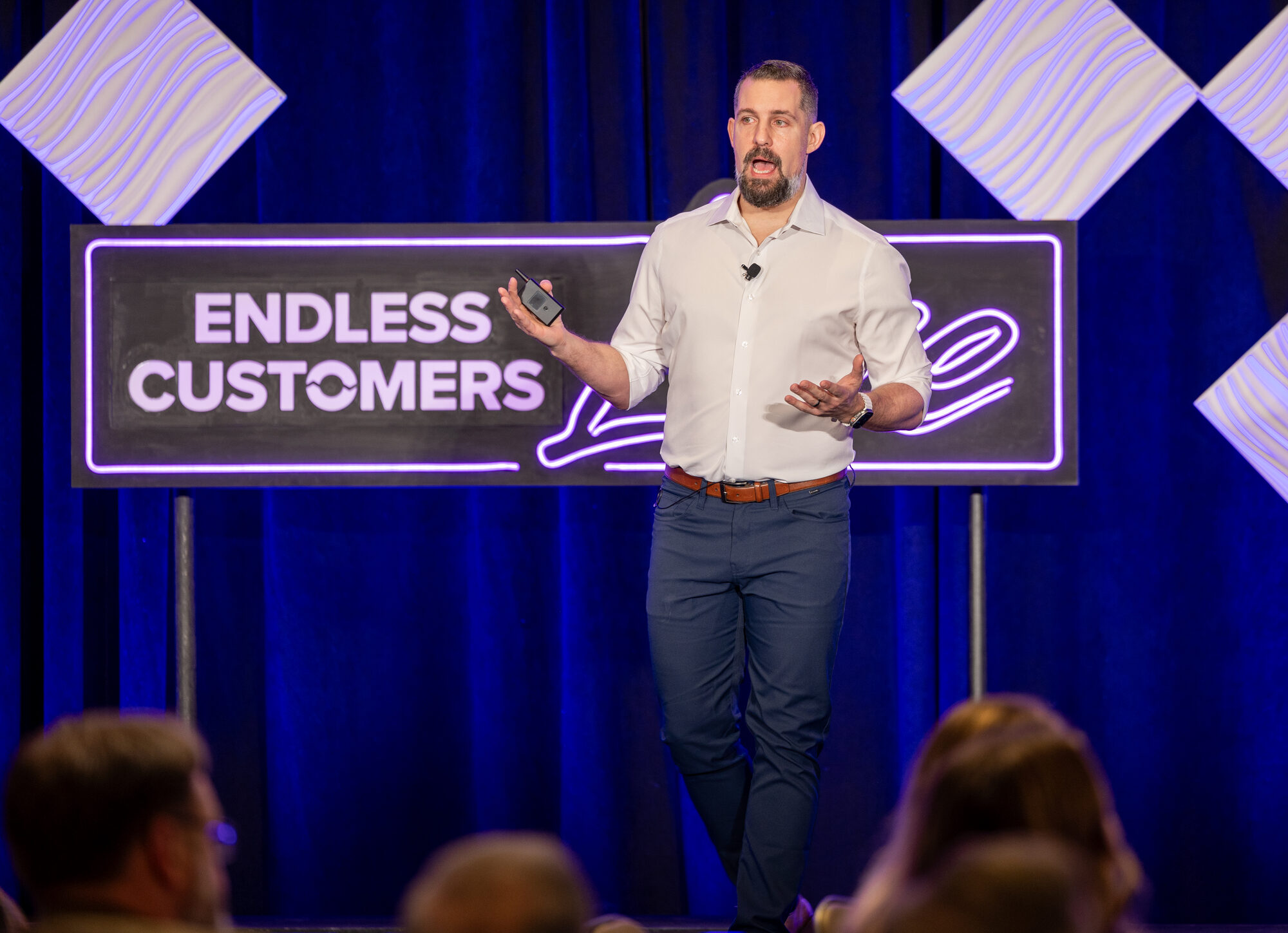 Marcus Sheridan teaching on the Endless Customers Live main stage